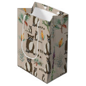Sac Cadeau Moyen Raccoon mignonne en Motif de la forêt de pins (Devant Angle)