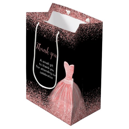 Sac Cadeau Moyen Robe rose rose Faux Parties scintillant Douce 16 A (Devant Angle)