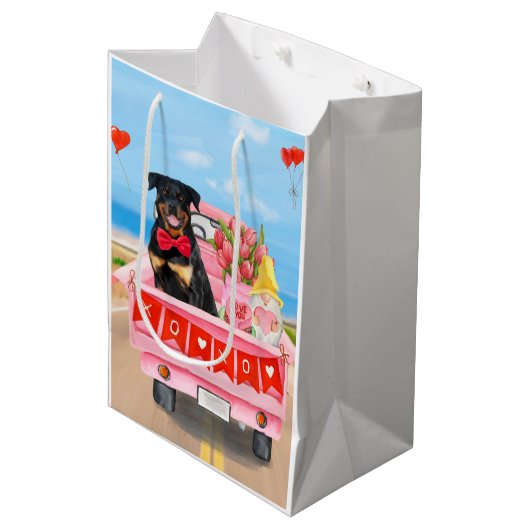 Sac Cadeau Moyen Rottweiler Chien Saint Valentin Coeurs de Camion (Devant Angle)