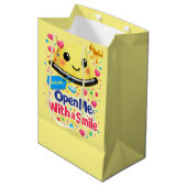 Sac Cadeau Moyen Smile Before You Open, Gift Bag Funny (Devant Angle)