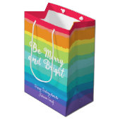 Sac Cadeau Moyen Sois Joyeux et lumineux Rainbow Custom Christmas P (Devant Angle)