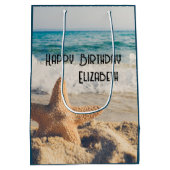 Sac Cadeau Moyen Starfish sur une plage de sable Photo (Dos)