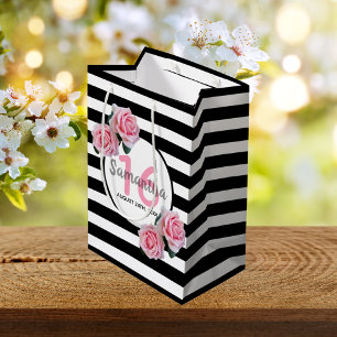 Sac Cadeau Moyen Sweet 16 rayures noires florales roses nom