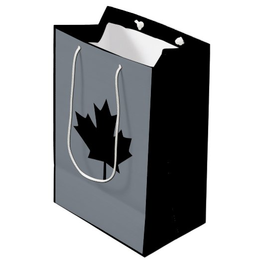 Sac Cadeau Moyen Symbole noir canadien de feuille d'érable (Devant Angle)