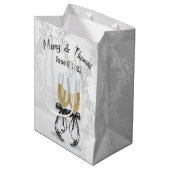 Sac Cadeau Moyen Toast Champagne Anniversaire Sur Damask Medium Cad (Devant Angle)