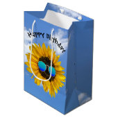 Sac Cadeau Moyen Tournesol d'anniversaire avec lunettes de soleil r (Devant Angle)