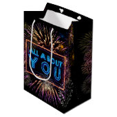 Sac Cadeau Moyen Tout Sur Vous Neon Signer Avec Fireworks (Devant Angle)