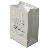 Sac Cadeau Moyen Typographie moderne et classe M. et Mme mariage (Devant Angle)