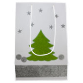 Sac Cadeau Moyen Un arbre de Noël vert sur la neige et les étoiles (Dos)