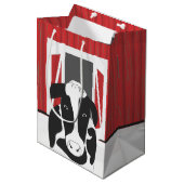 Sac Cadeau Moyen Vache de campagne avec une barne MGB (Devant Angle)