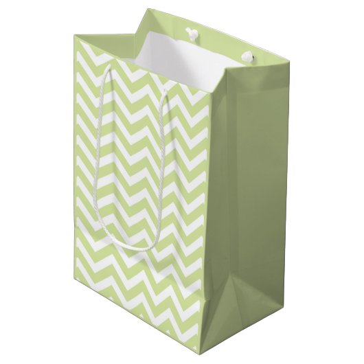 Sac Cadeau Moyen Vert pastel et chevron blanc Mariage Anniversaire (Devant Angle)