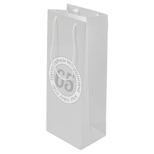 Sac Cadeau Pour Bouteille 65e anniversaire commémoratif (Devant Angle)
