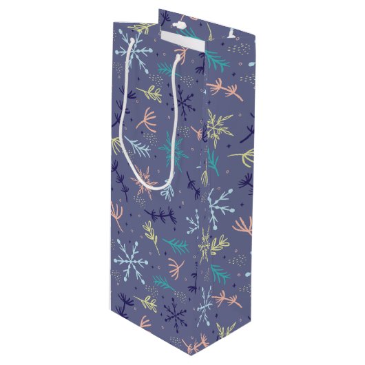 Sac Cadeau Pour Bouteille Flammes De Neige Tombant De Neige Bouges De Pins Q (Devant Angle)