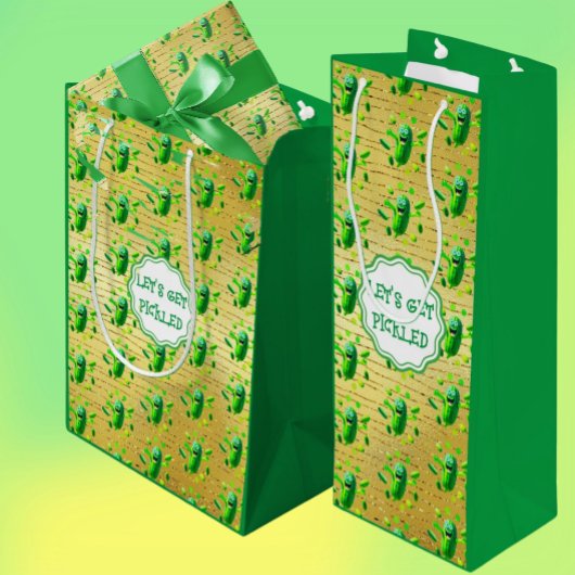 Sac Cadeau Pour Bouteille Funny Pickleman vert sur fond d'or