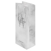 Sac Cadeau Pour Bouteille Marbre blanc Script Nom du Groomsman personnalisé (Devant Angle)