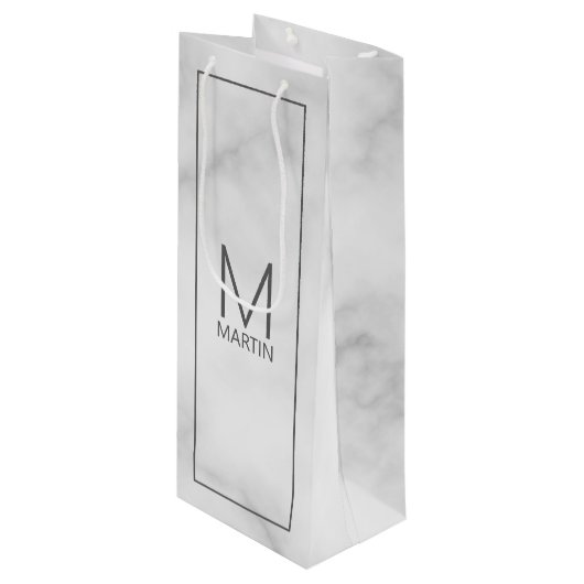 Sac Cadeau Pour Bouteille Monogramme et nom personnalisés modernes (Devant Angle)