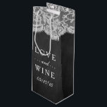 Sac Cadeau Pour Bouteille Sacs-cadeaux Chalkboard & Lace Collection Mariage<br><div class="desc">Les Sacs-Cadeaux Chalkboard & Lace Collection Mariage. *Veuillez noter que Zazzle ne vend que des produits imprimés,  par conséquent cet article n'a pas de vrais matériaux de dentelle.</div>