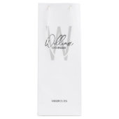 Sac Cadeau Pour Bouteille Script moderne Nom du Groomsman personnalisé (Devant)