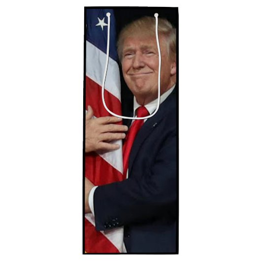 Sac Cadeau Pour Bouteille Trump 2020 : Trump embrasse le drapeau (Devant)