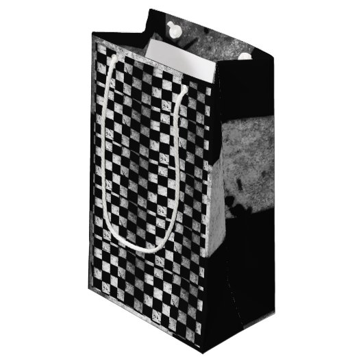 Sac Checkered de cadeau de drapeau (Devant Angle)