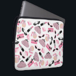 Sac de l'électronique de rouge à lèvres de<br><div class="desc">Un sac de l'électronique comportant une conception se composant rétros des lunettes de soleil roses et noires de plot réflectorisé,  changement rose pince avec le pois gris,  embrayage rose pince avec l'arc noir,  les rouges à lèvres roses,  les pierres gemmes roses,  et la bouteille de parfum avec l'atomiseur rose.</div>