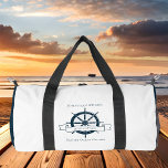 Sac De Sport Bateau personnalisé Capitaine Vintage roue nautiqu<br><div class="desc">Chic sac duffel pour capitaine de bateau sur mesure pour une compagnie de paquebots avec un volant bleu marine. Ce design nautique vintage est parfait pour un timonier près de la plage. Personnalisez avec votre nom.</div>
