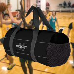 Sac De Sport Élégant Monogramme d'argent noir Nom personnalisé<br><div class="desc">Customisez le texte et créez facilement votre sac de gym personnalisé. Cliquez sur MODIFIER LA CONCEPTION pour modifier la couleur du texte ou la couleur arrière - plan. Vous pouvez TRANSFÉRER ce DESIGN à d'autres produits Zazzle et l'ajuster à la plupart des articles Zazzle. Les conceptions Studio standard sont faites...</div>