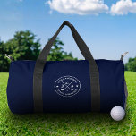 Sac De Sport Moderne Design Golfer Monogramme & Nom Personnalis<br><div class="desc">Les sacs personnalisés en duffle de golf font le cadeau idéal pour tous les passionnés de golf qui apprécient le style, la fonction et le design personnalisé. Cet élégant duffle bleu marine présente un emblème de golf circulaire audacieux avec des clubs de golf croisés, une balle de golf et des...</div>