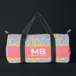 Sac De Sport Monogramme Fille Floral Rose Bleu Personnalisé Nom<br><div class="desc">Monogramme Girly Floral Pink Blue Personnalisé Nom Duffle Bag présente un motif de fleurs jaune et rose coloré sur un arrière - plan bleu. Personnalisé avec votre monogramme et votre nom personnalisés. Faites un grand cadeau pour l'anniversaire, Noël, les vacances, la fête des mères et de retour à l'école. Parfait...</div>