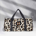 Sac De Sport Monogramme Léopard Motif, Style animal moderne<br><div class="desc">PixeliaDesigns's Leopard Skin Motif animal moderne Monogram Duffel Bag, sur mesure pour la femme avant-garde de la mode. Ce duffel allie un empreinte de léopard chic à la pratique nécessaire pour la danse, le voyage, l'exercice ou toute activité extérieure. Doté d'un monogramme et d'un nom personnalisés, il vous distingue, en...</div>