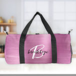 Sac De Sport Monogramme noir blanc brillant rose métal brossé n<br><div class="desc">Ce sac en duffel personnalisé présente un monogramme et un prénom en écriture moderne noir et blanc sur un arrière - plan en métal brossé rose glam.</div>