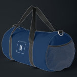 Sac De Sport monogramme personnalisé, bleu foncé partout<br><div class="desc">Une typographie simple et une couleur bleu marine moderne donnent à ce design une élégante facilité. Associez-vous à d'autres éléments de cette collection pour créer un ensemble correspondant.</div>
