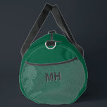 Sac De Sport Monogramme vert forestier<br><div class="desc">Sac à carreaux vert forêt avec monogramme élégant à chaque extrémité du sac pour une identification facile et une touche personnalisée. Idéal pour la salle de sport,  utiliser en plein air ou pour le camp d'été.</div>