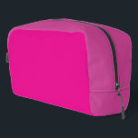 Sac de toilette Bubblegum Pink<br><div class="desc">Print Cut Sew Toiletry Bag Que vous alliez à la salle de sport ou que vous fassiez un voyage de week-end, gardez vos articles de toilette organisés sans sacrifier votre style personnel avec notre kit Dopp Ce sac de voyage emblématique est en tissu robuste en polyester avec fermeture éclair, assurant...</div>