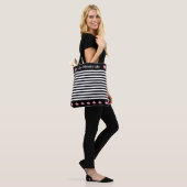 Sac élégant rayé noir et blanc (Sur le modèle)