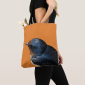 Sac fourre-tout à hirondelle de grange dans (De près)