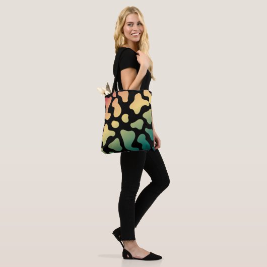 Sac fourre-tout à impression de vache esthétique (Sur le modèle)