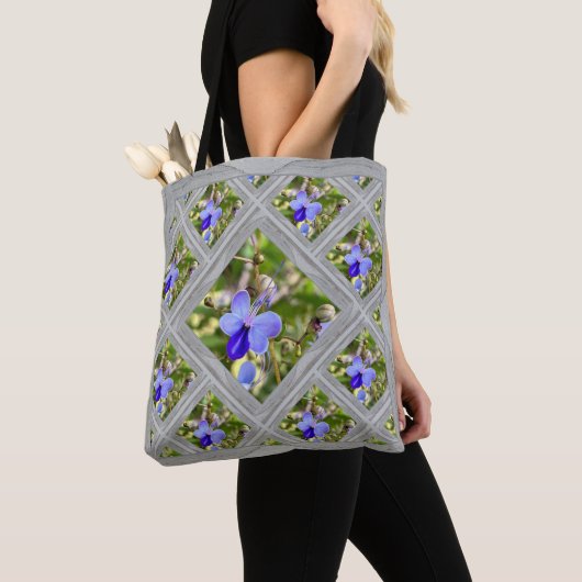Sac fourre-tout avec fleurs de papillon bleu (De près)