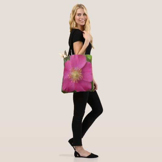 Sac fourre-tout avec image de rose rose vif (Sur le modèle)