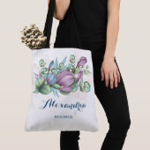 Sac fourre-tout chic à monogramme fleuri peint (De près)