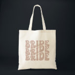 sac fourre-tout de mariée rétro bachelorette fourr<br><div class="desc">Ce sac fourre-tout rétro dispose d'une police funky avec une disposition super. Modifiez toutes les couleurs pour rendre ce sac fourre-tout parfaitement adapté à votre événement   style personnel !</div>