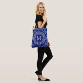Sac fourre-tout Motif Monogram Blue & Silver Filig (Sur le modèle)