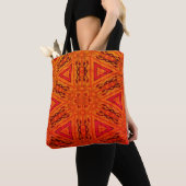 Sac fourre-tout orange à conception de batik (De près)
