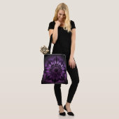 Sac fourre-tout violet mandala gothique (Sur le modèle)