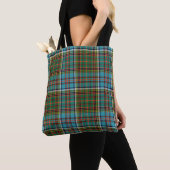 Sac mortuaire décoré d'un monogramme à plaid de (De près)