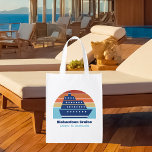 Sac Réutilisable Cute Cruise Ship Famille Voyage Coucher de soleil<br><div class="desc">Sac d'épicerie réutilisable de bateau de croisière sur mesure cool pour votre réunion de famille ou votre escapade printanière aux Bermudes,  aux Bahamas ou aux Caraïbes. Customisez cette jolie tenue avec votre nom de famille et votre destination ou année.</div>