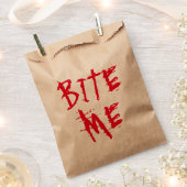 Sachets En Papier Bite me rouge sang typographie drôle fête d'Hallow (Coupé)