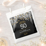 Sachets En Papier Black and Gold 50th Birthday Party<br><div class="desc">Créez des sacs de faveur pour la fête du 50e anniversaire personnalisés avec votre nom et votre âge avec des frondes de palmiers blancs et des brins de lumières sur un arrière - plan noir. Voir les articles MATCHING dans notre collection.</div>
