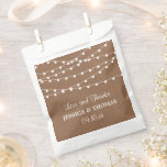 Sachets En Papier Collection de Mariages Rustic Kraft<br><div class="desc">Célébrez dans le style avec ces sacs de faveur de mariage élégants et très tendance. Le design est facile à personnaliser avec votre libellé d'événement spécial et vos invités seront ravis quand ils verront ces fabuleux sacs de faveur. Les éléments mariages correspondants se trouvent dans la collection.</div>