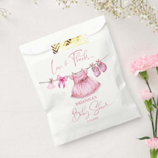 Sachets En Papier Des vêtements roses preppy sur une ligne baby show (Scellé)